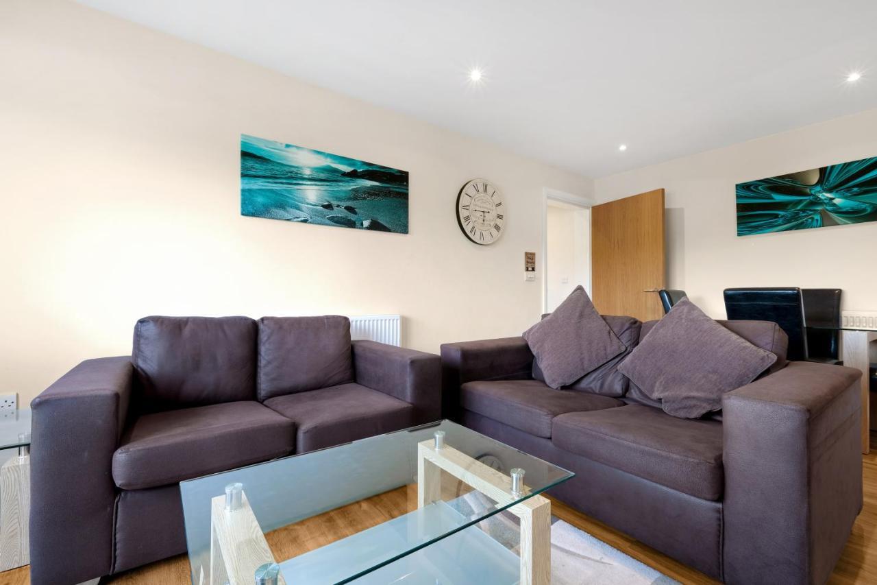 London Heathrow Living Serviced Apartments By Ferndale Stanwell Exteriér fotografie