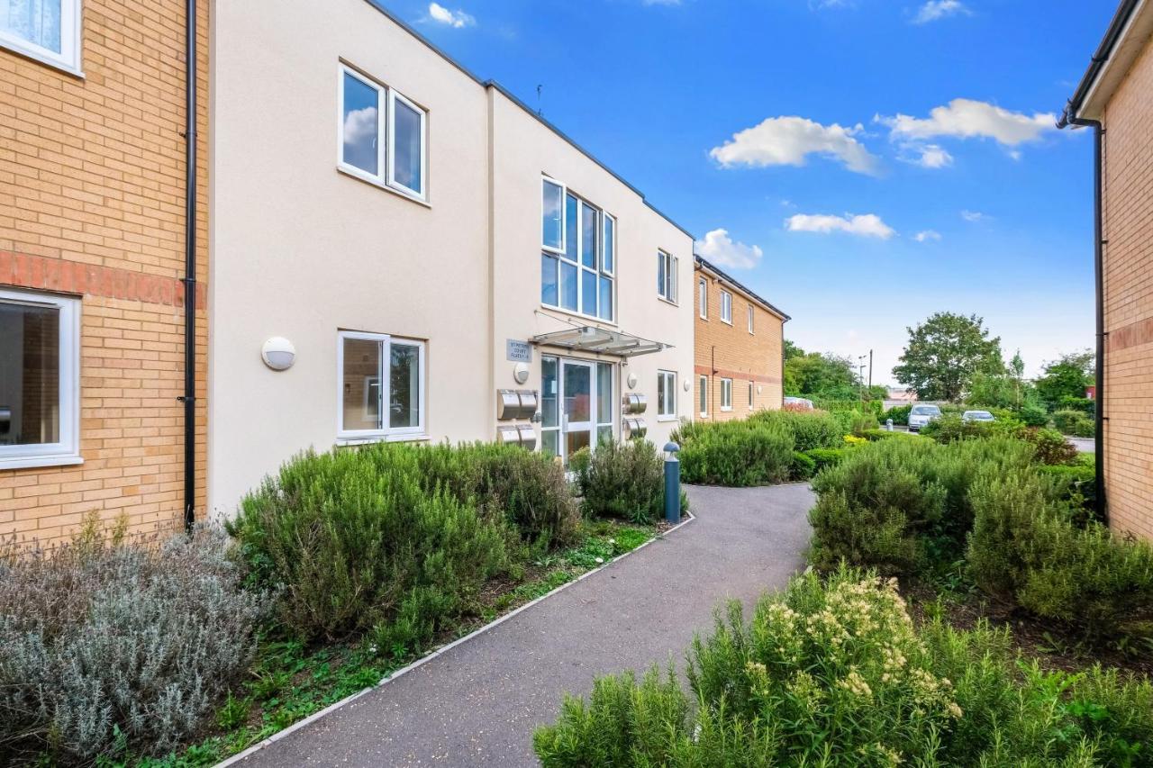 London Heathrow Living Serviced Apartments By Ferndale Stanwell Exteriér fotografie