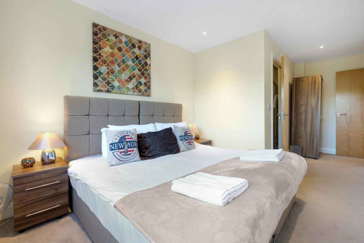 London Heathrow Living Serviced Apartments By Ferndale Stanwell Exteriér fotografie