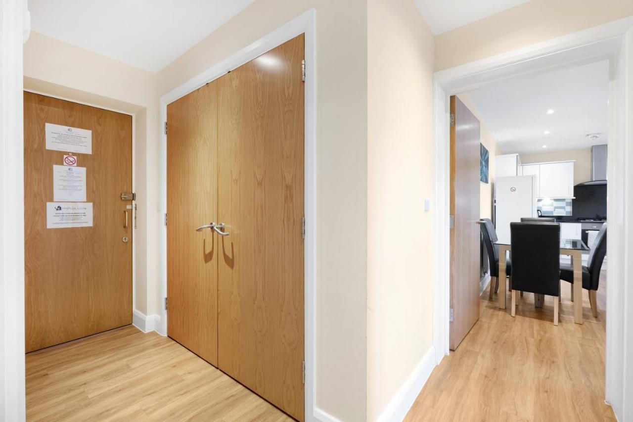 London Heathrow Living Serviced Apartments By Ferndale Stanwell Exteriér fotografie