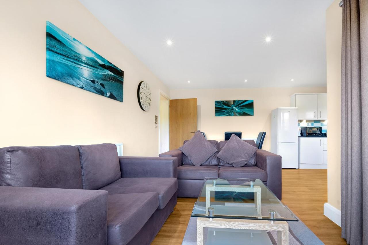London Heathrow Living Serviced Apartments By Ferndale Stanwell Exteriér fotografie