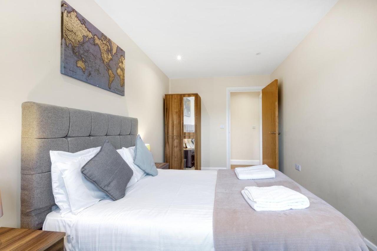 London Heathrow Living Serviced Apartments By Ferndale Stanwell Exteriér fotografie
