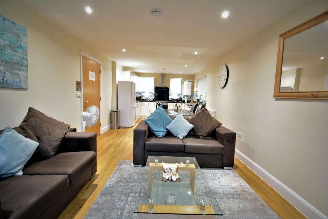 London Heathrow Living Serviced Apartments By Ferndale Stanwell Exteriér fotografie