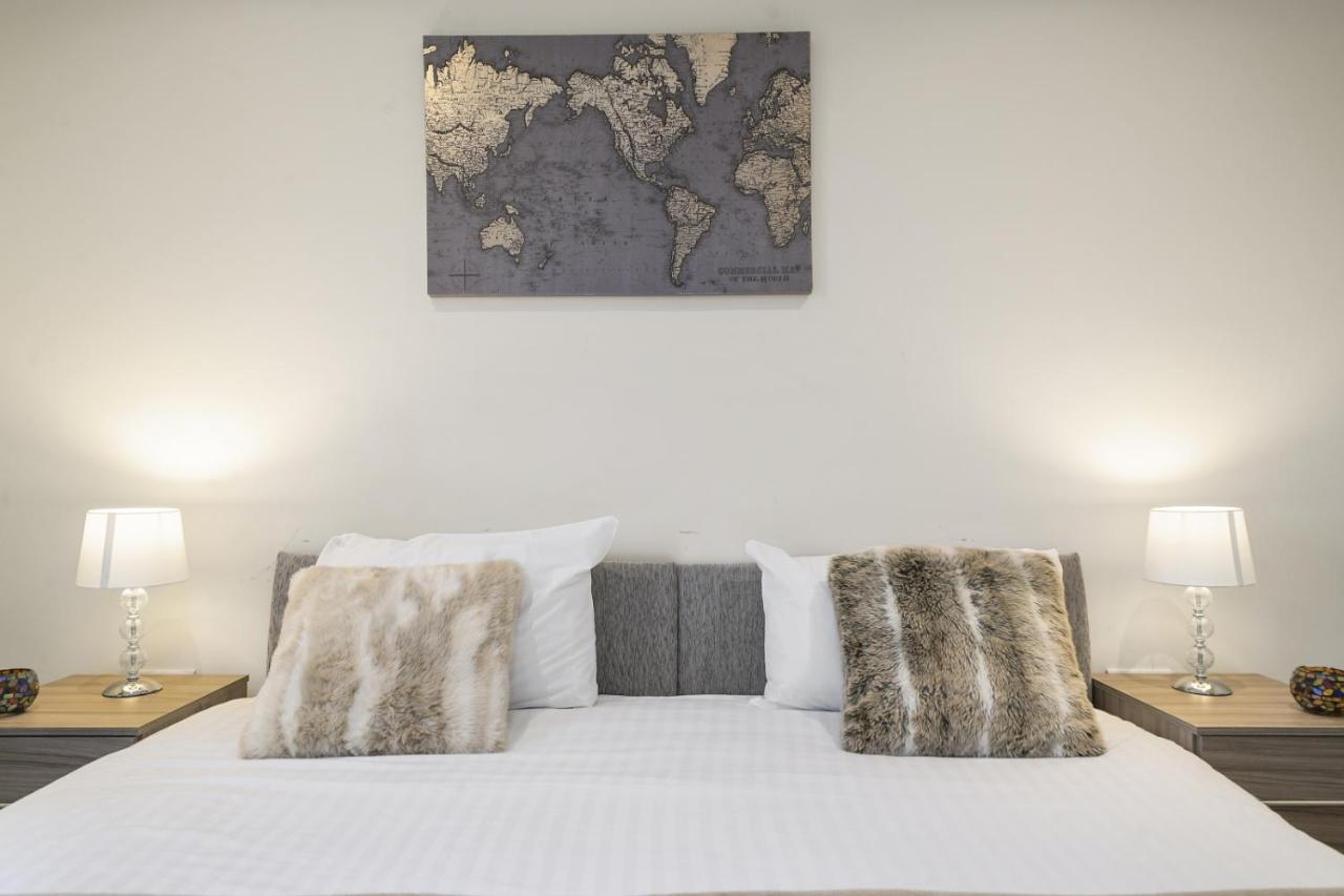 London Heathrow Living Serviced Apartments By Ferndale Stanwell Exteriér fotografie
