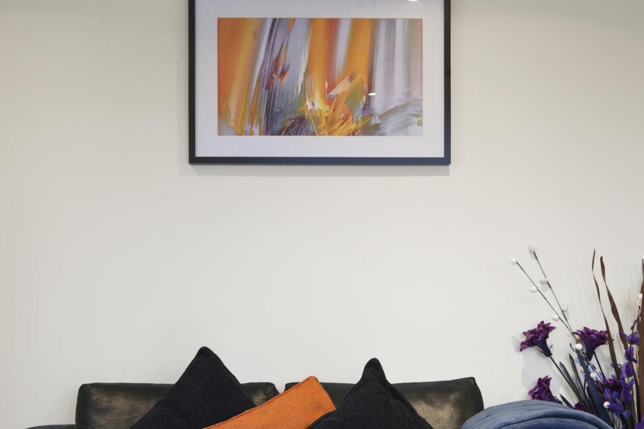 London Heathrow Living Serviced Apartments By Ferndale Stanwell Exteriér fotografie
