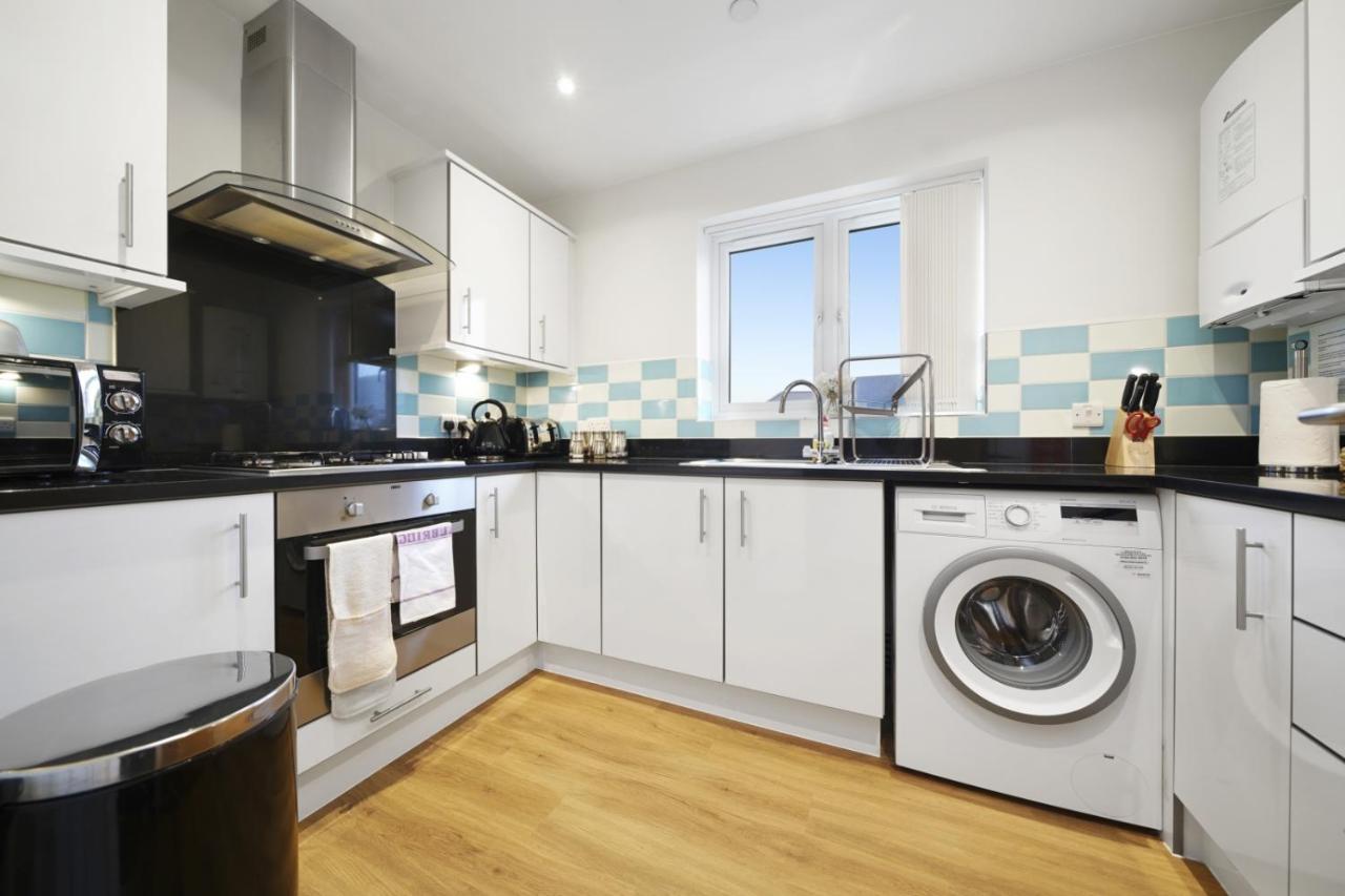 London Heathrow Living Serviced Apartments By Ferndale Stanwell Exteriér fotografie