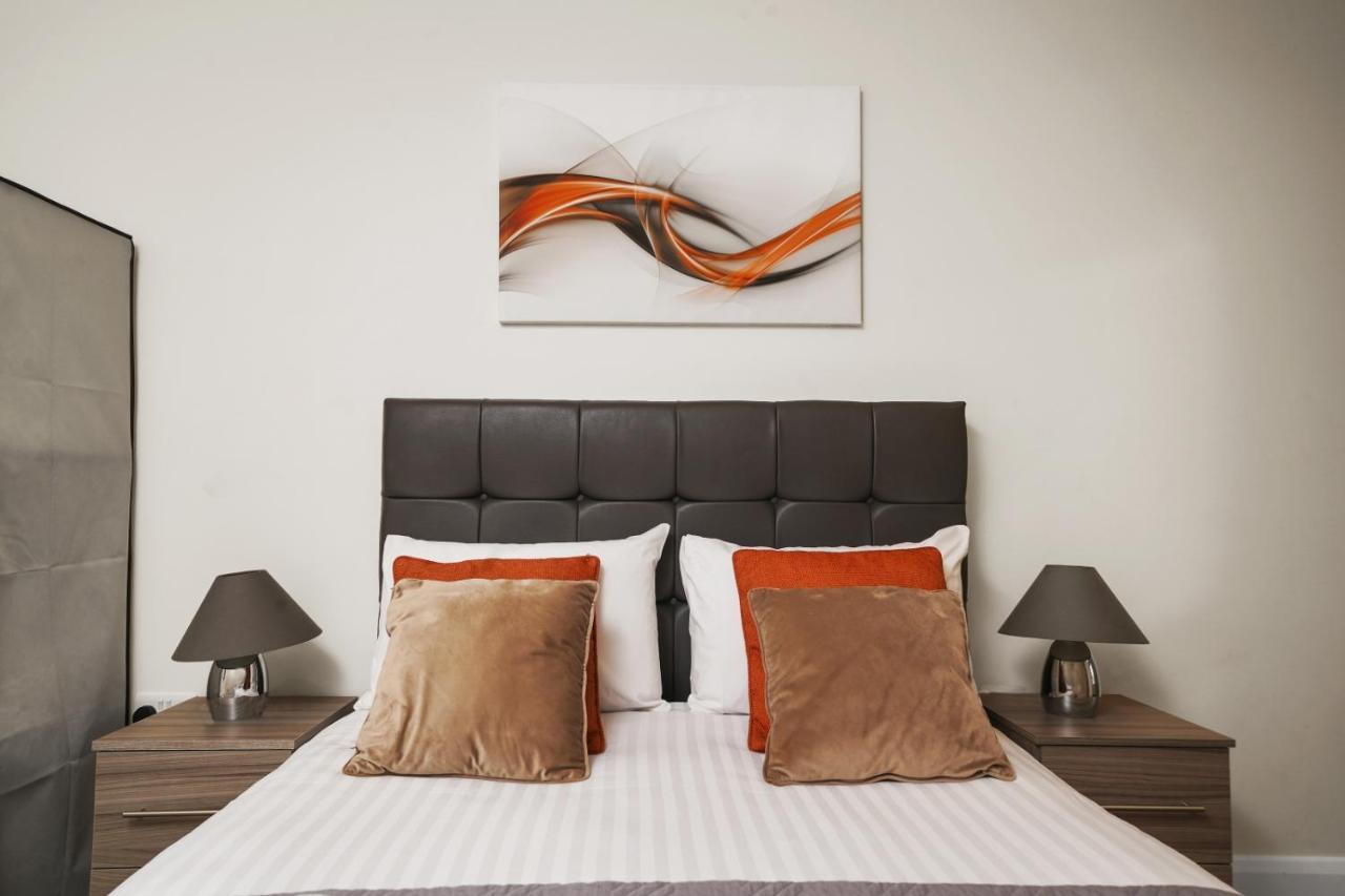 London Heathrow Living Serviced Apartments By Ferndale Stanwell Exteriér fotografie