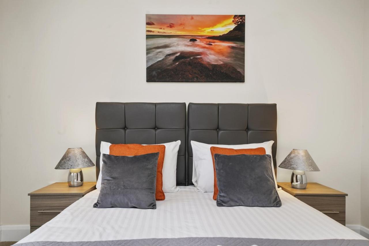 London Heathrow Living Serviced Apartments By Ferndale Stanwell Exteriér fotografie