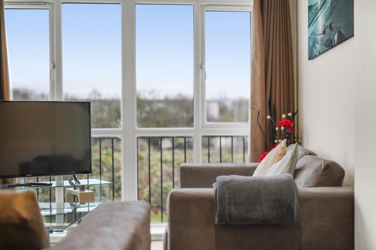 London Heathrow Living Serviced Apartments By Ferndale Stanwell Exteriér fotografie