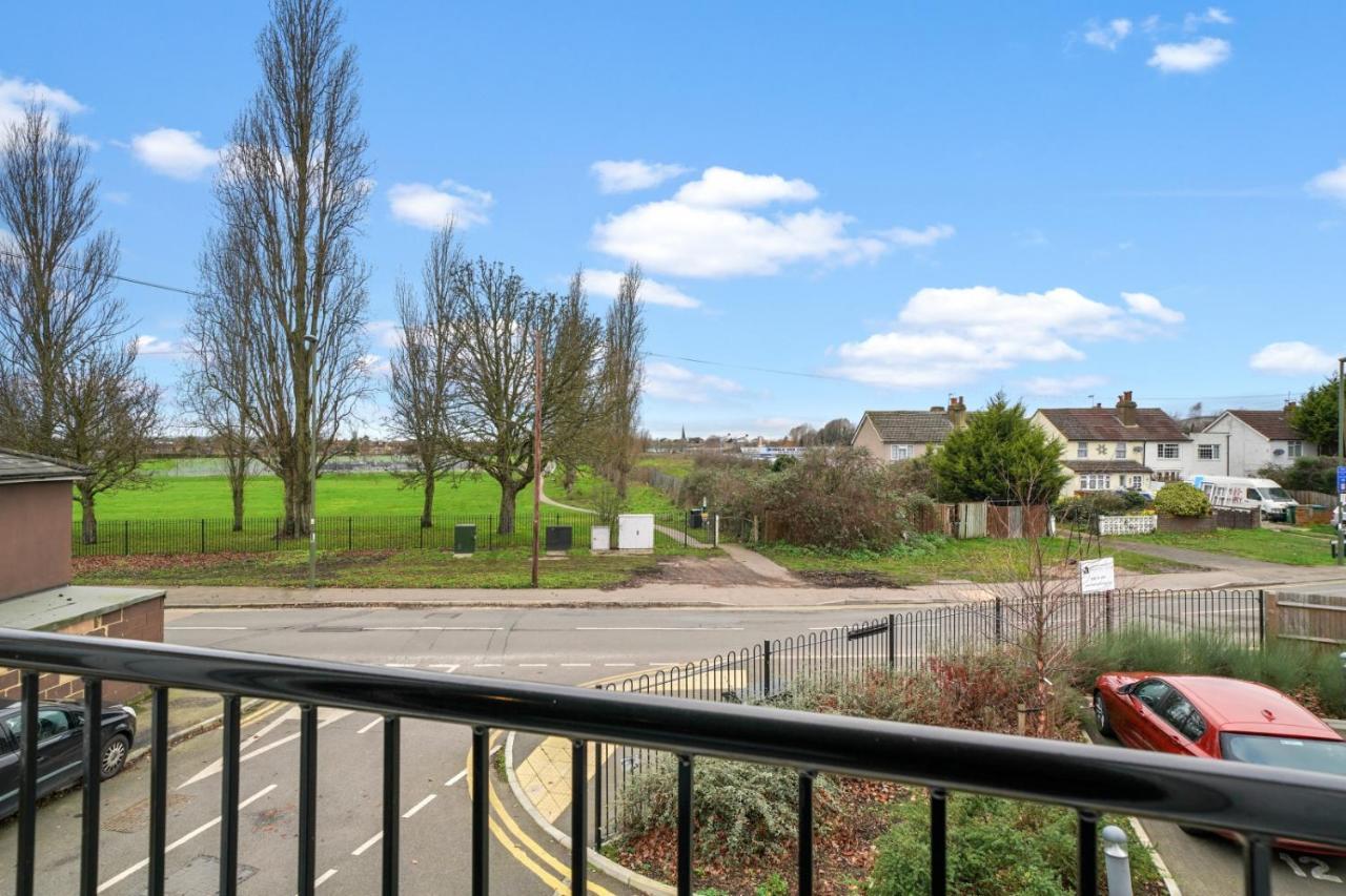 London Heathrow Living Serviced Apartments By Ferndale Stanwell Exteriér fotografie