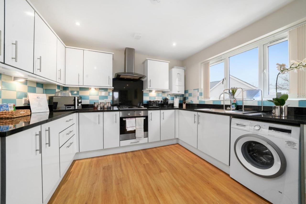 London Heathrow Living Serviced Apartments By Ferndale Stanwell Exteriér fotografie