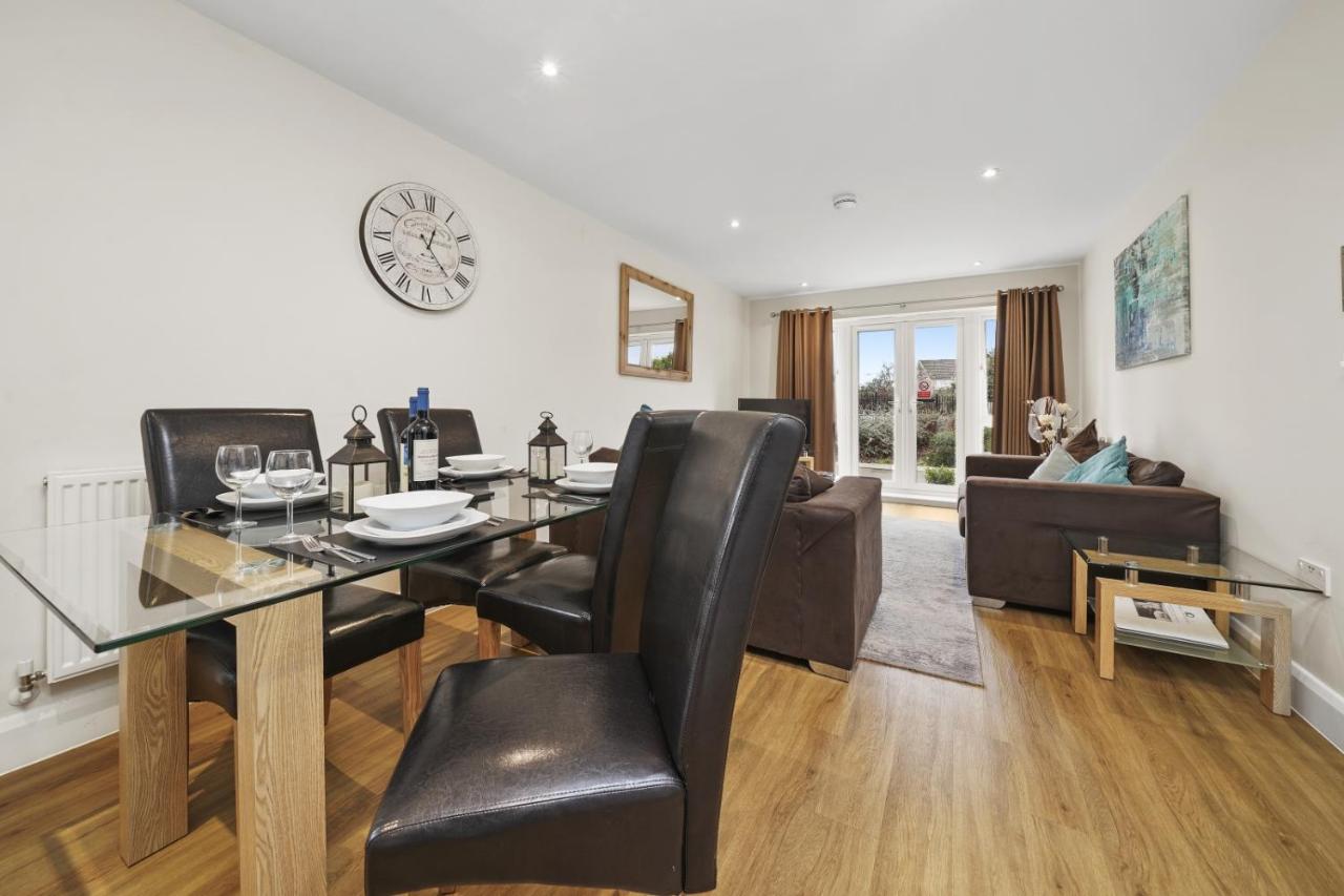 London Heathrow Living Serviced Apartments By Ferndale Stanwell Exteriér fotografie